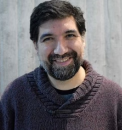 <em>Carlos</em>