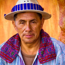 <em>Carlos</em>